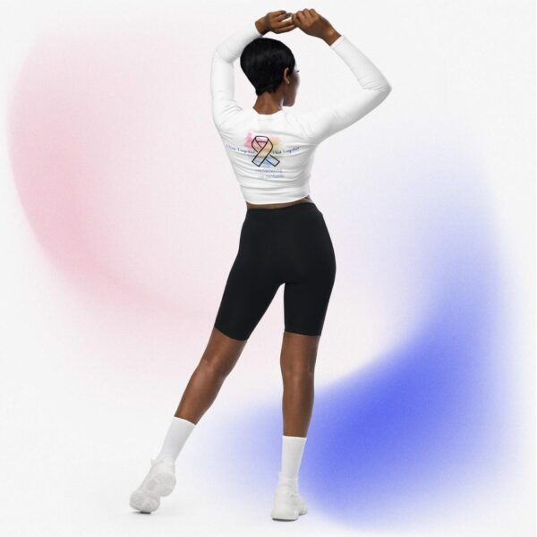 Recycled long-sleeve crop top "In this family..." - Image 2